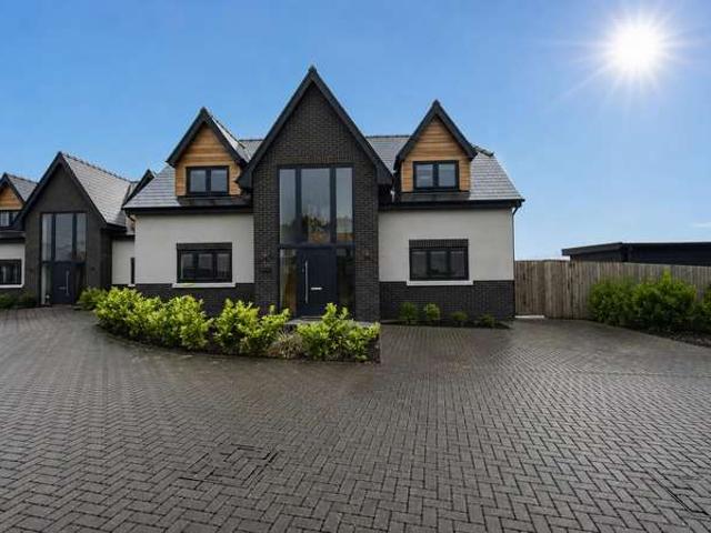 Farm for sale in Llwydcoed