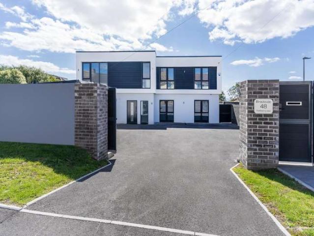 Farm for sale in Rhoose, Wales