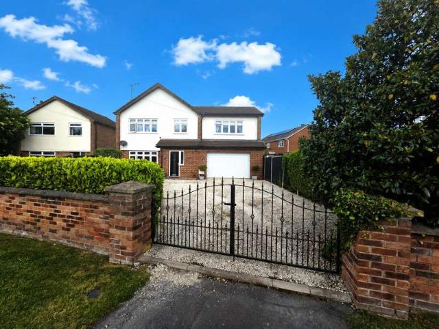 Farm for sale in Thrumpton, Costhorpe