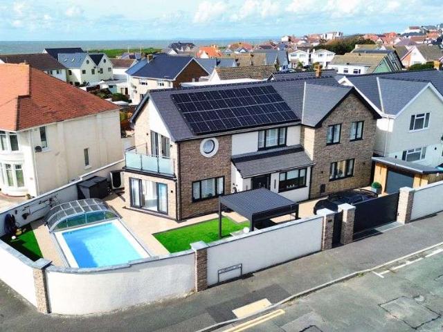Farm for sale in Porthcawl, Nottage