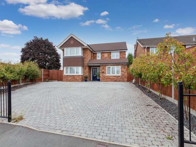 Farm for sale in Maidenhead, Bray Wick