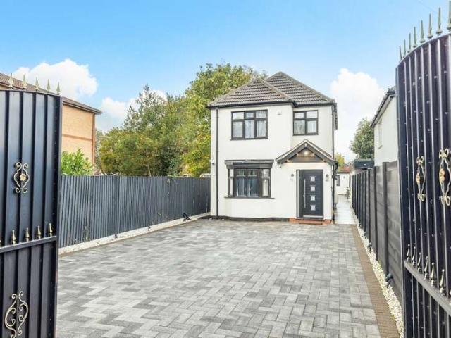 Farm for sale in Cippenham, Slough
