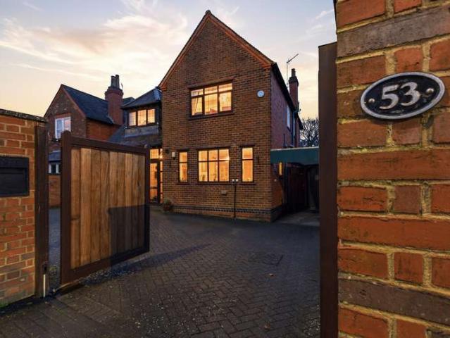 Farm for sale in Overslade, New Bilton