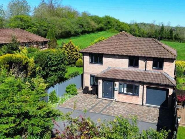Farm for sale in Groes-faen, Wales