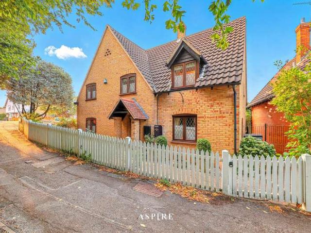 Farm for sale in Noak Hill, Noak Bridge