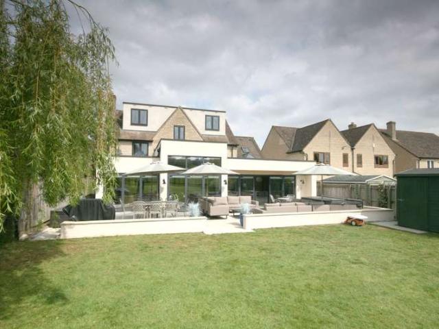 Farm for sale in Wheatley, Wheatley