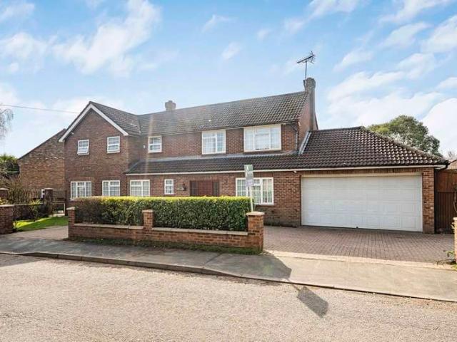 Farm for sale in Chalfont St. Peter, Denham