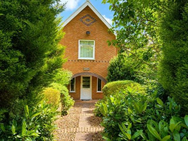Farm for sale in Gadlys, Aberdare