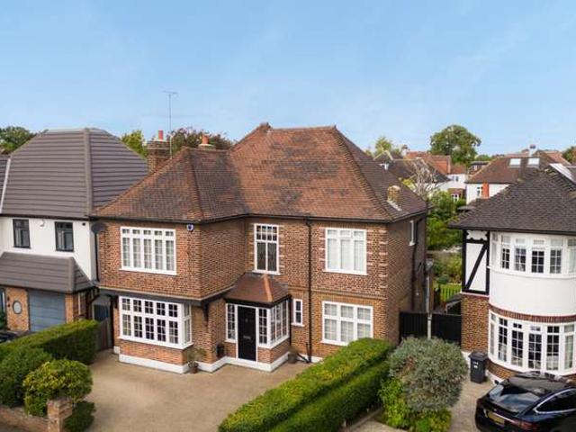 Farm for sale in Snaresbrook, Greater London