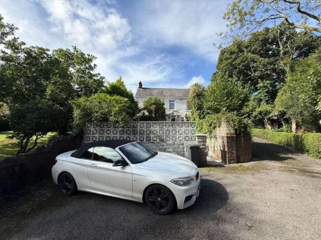 Farm for sale in Blaenhonddan, Cilfrew