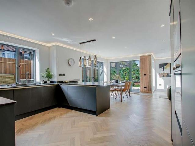 Farm for sale in New Barnet, Greater London