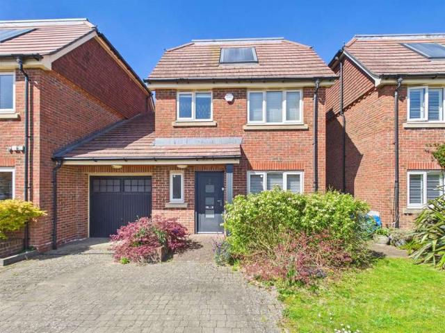 Farm for sale in Hillview, Surrey