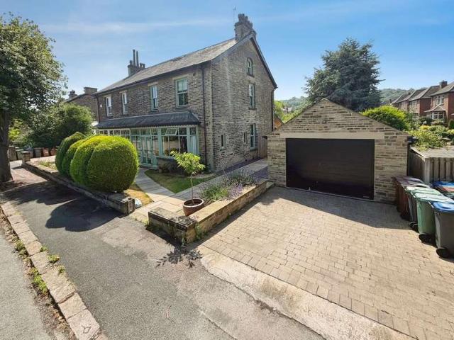 Farm for sale in Cottingley, West Yorkshire