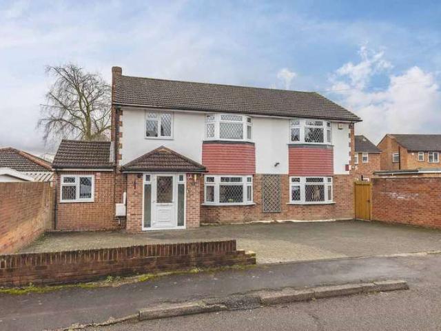 Farm for sale in Wexham and Ivers Community Board, Iver Heath