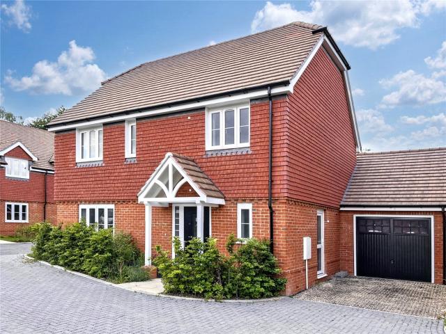 House for rent in Tongham, Guildford