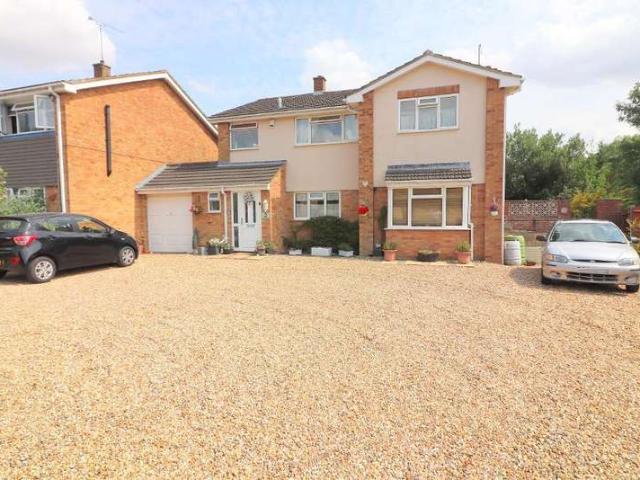 Farm for sale in Marsh Farm, Luton