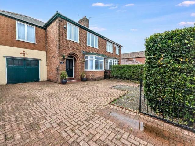 Farm for sale in Esh