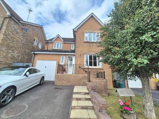 Farm for sale in Tonyrefail, Hendreforgan