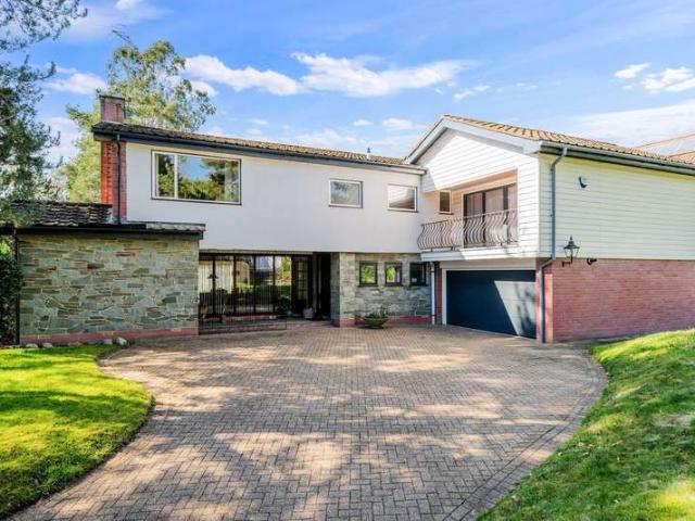 Farm for sale in Oxted, Hillview