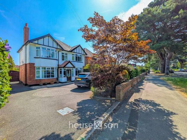 Farm for sale in Throop, Bournemouth