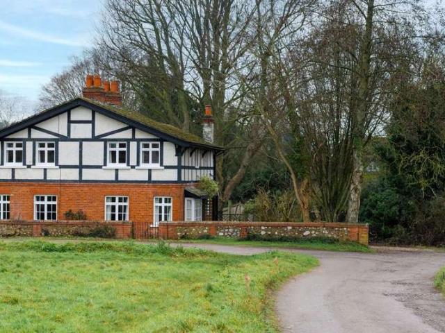Farm for sale in Cookham