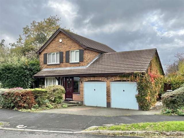 Farm for sale in Shirebrook Park, Charlesworth
