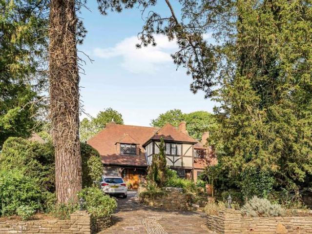 Farm for sale in London Borough of Croydon, Greater London