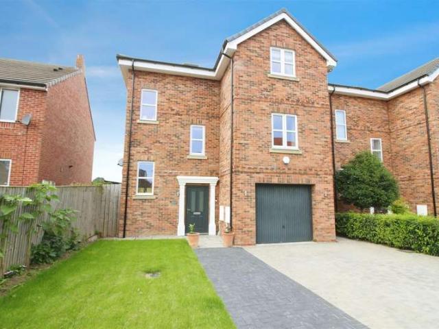 Farm for sale in Church Fenton