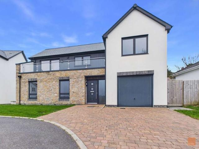 Farm for rent in Lanner, Cornwall