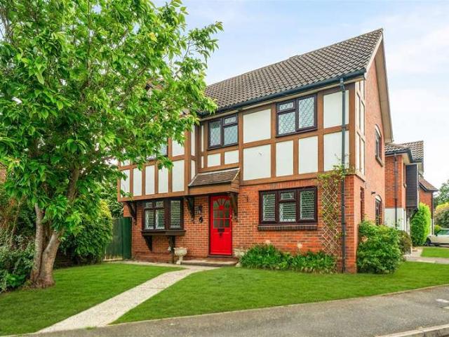 Farm for sale in Emmbrook, Wokingham