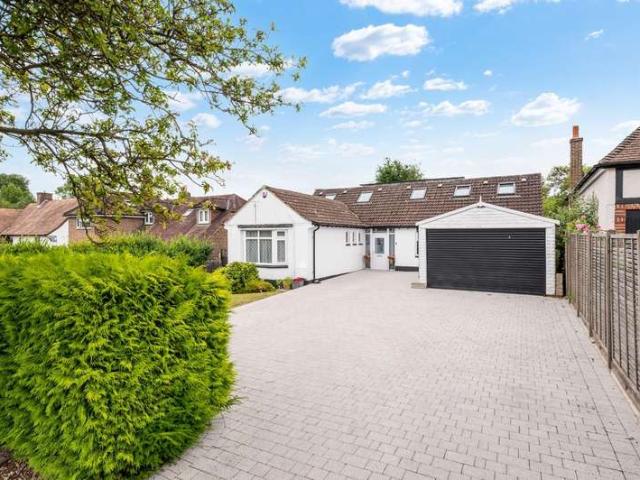Farm for sale in Tattenham Corner, Red Hill
