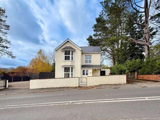 Farm for sale in Llwydcoed