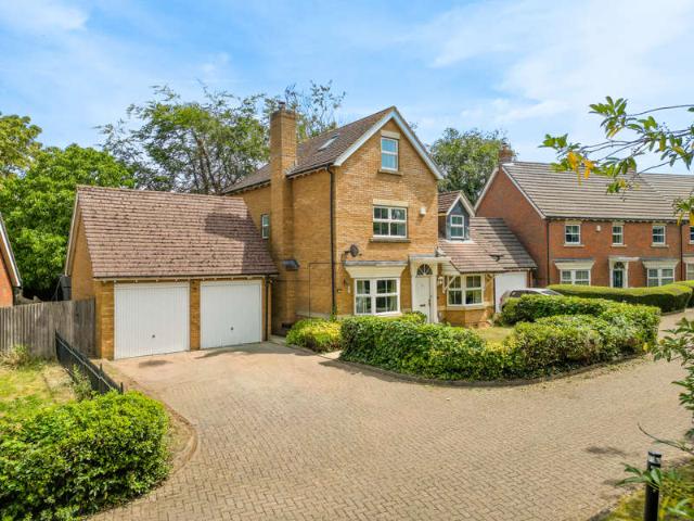 Farm for sale in Weston Turville, Buckinghamshire