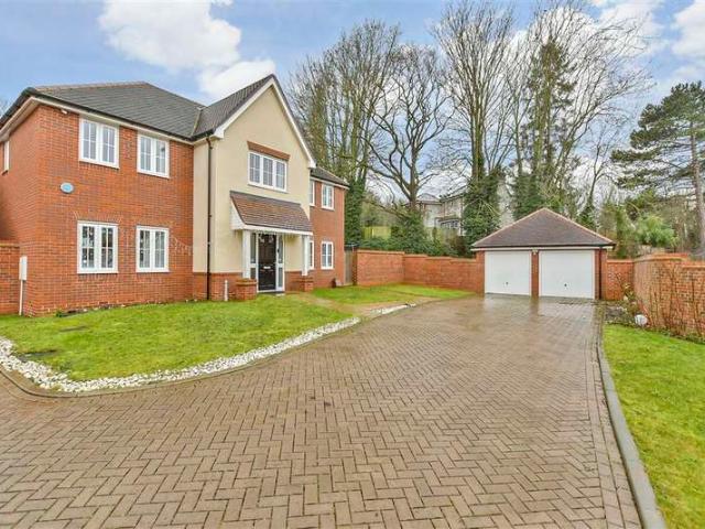 Farm for sale in Darland, Gillingham