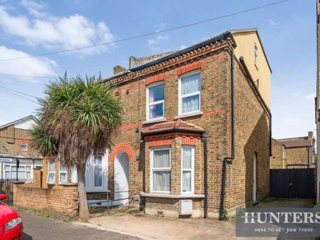 Farm for sale in London Borough of Hounslow, Greater London