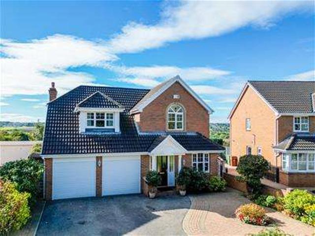 Farm for sale in Horbury, West Yorkshire