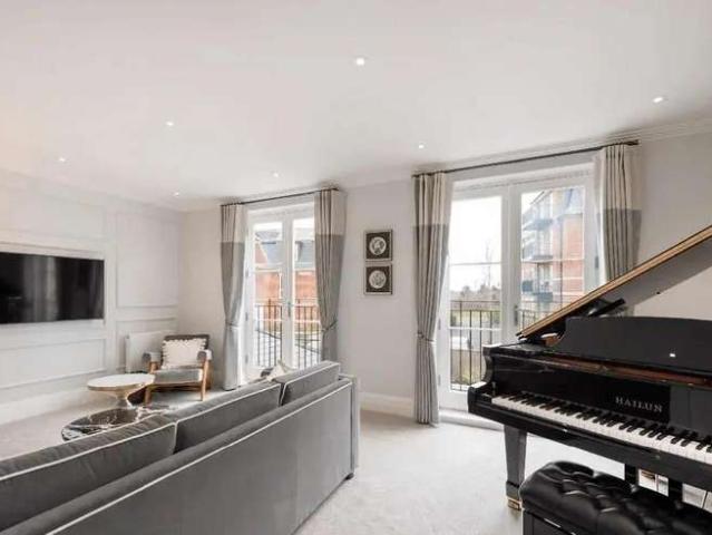 Farm for rent in Cockfosters, Barnet