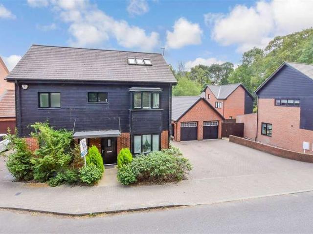 Farm for sale in Leybourne, Bourne Vale