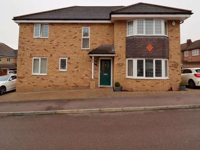 Farm for sale in Spring Park, Luton
