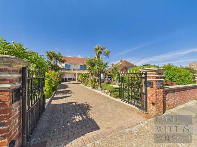 Farm for sale in Collington, Heathlands