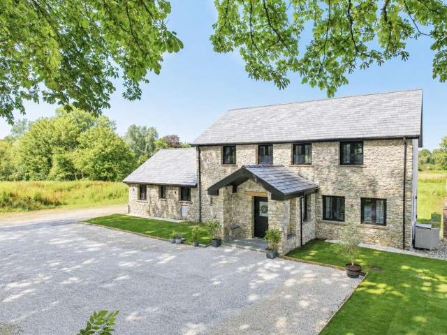 Farm for sale in Gwern-y-Steeple, Peterston-super-ely