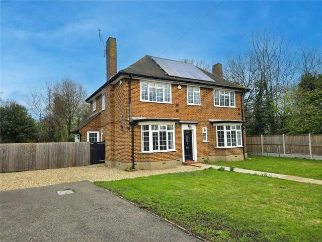 Farm for rent in Alton Barnes, Essex
