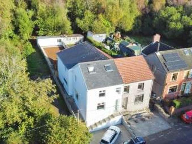 Farm for sale in Cwmrisca, Tondu