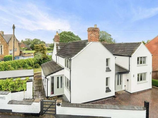 Farm for sale in Harby, Brentingby