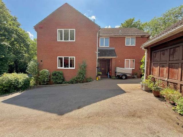 Farm for sale in Lakeside, Rodbourne