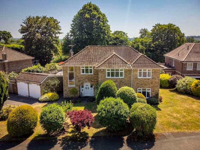 Farm for sale in Wooburn, Bourne End