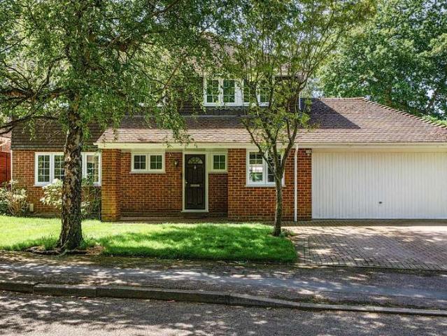 Farm for sale in Buckler's Park, Crowthorne
