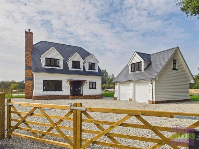 Farm for sale in Appledore Heath, Ashford