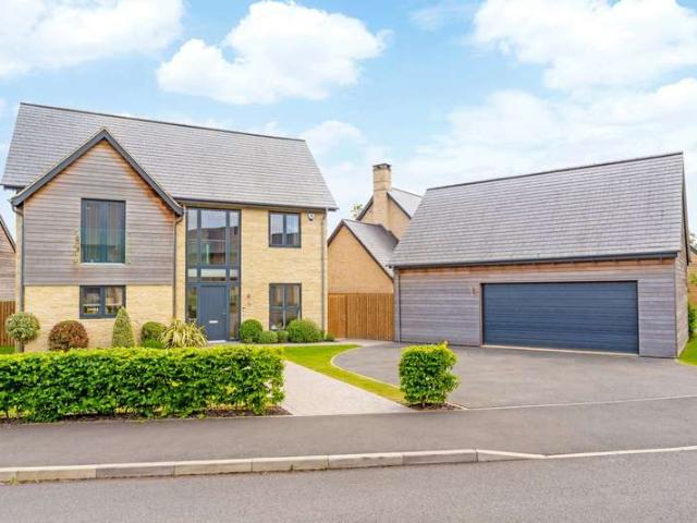 Farm for sale in Priors Hall Park, Weldon