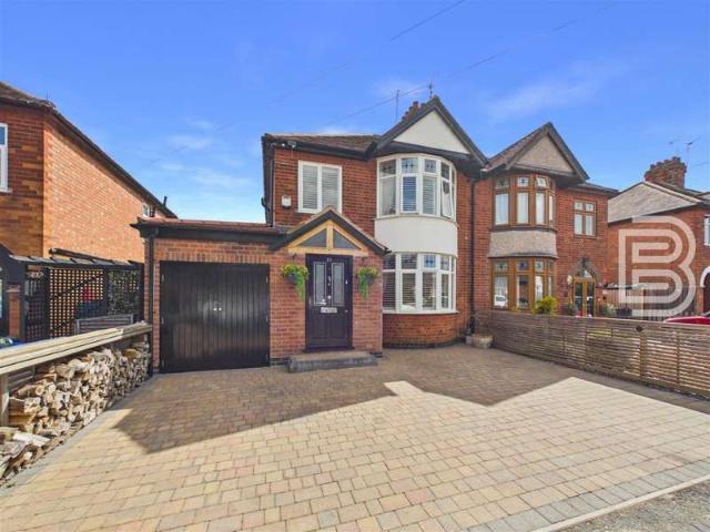 Farm for sale in Hillmorton Paddox, New Bilton